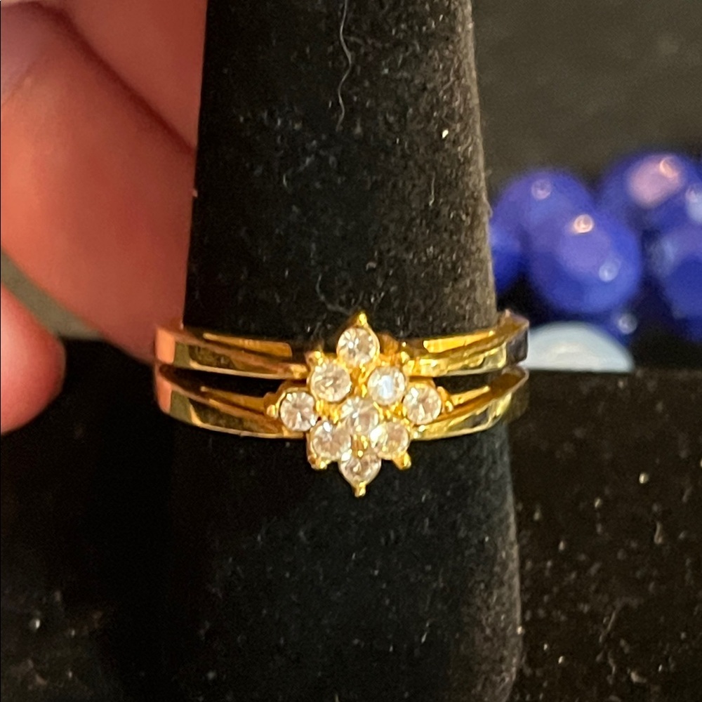NV Interchangeable Elegant Gold Flower Ring with Crystals